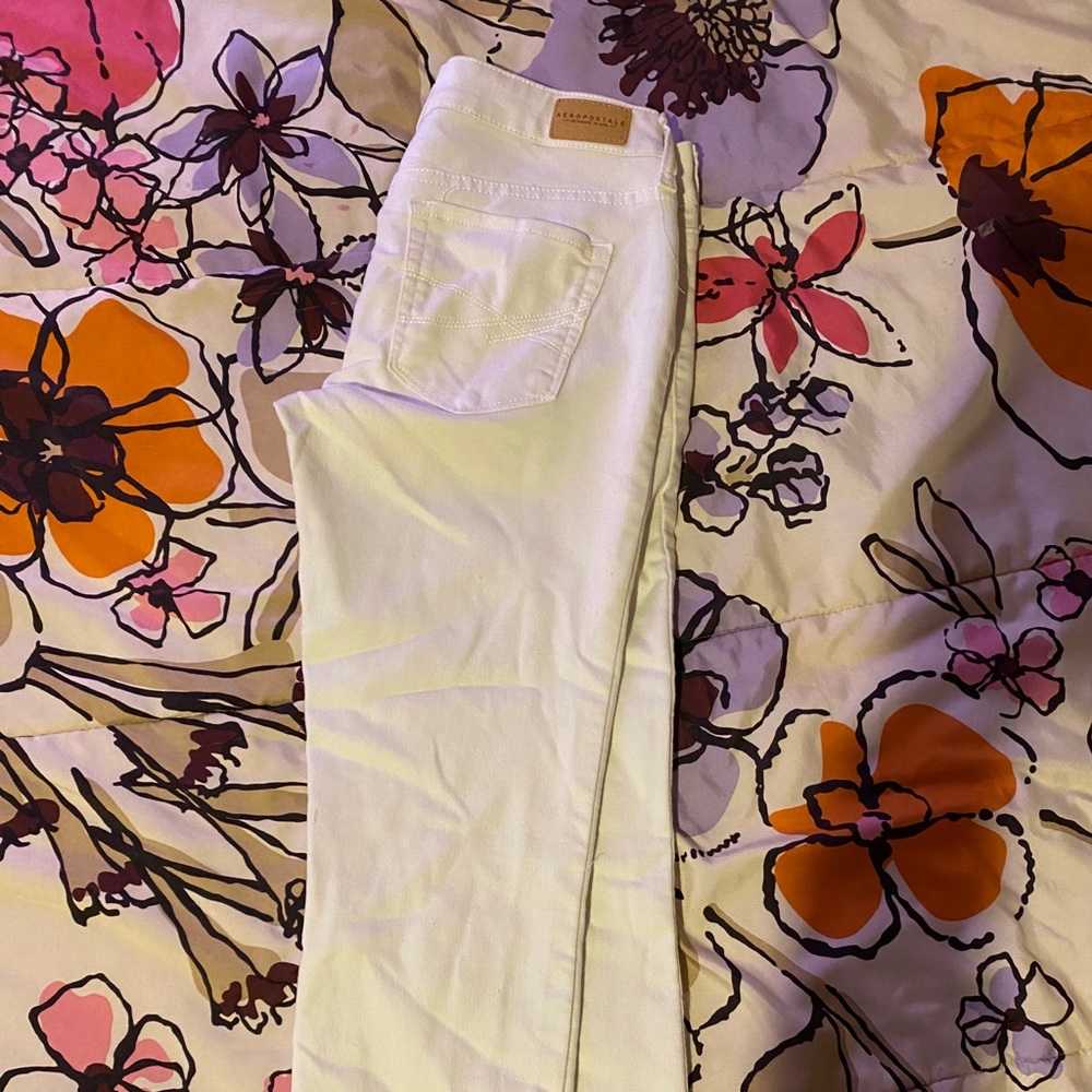 White Aeropostale ankle pants